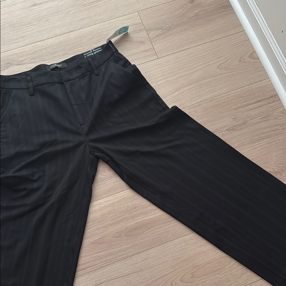 Liverpool Black Wide-Leg Dress Pants